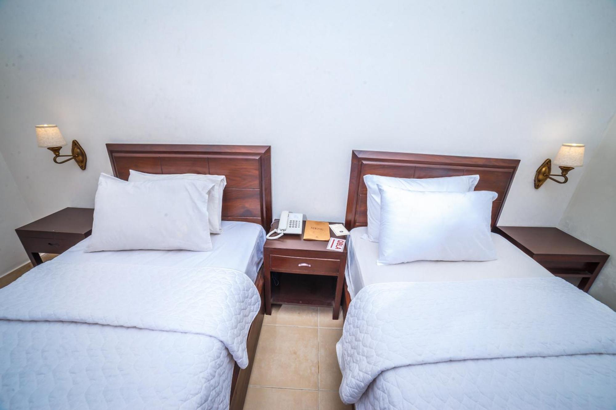 Vip House Peshawar Otel Dış mekan fotoğraf