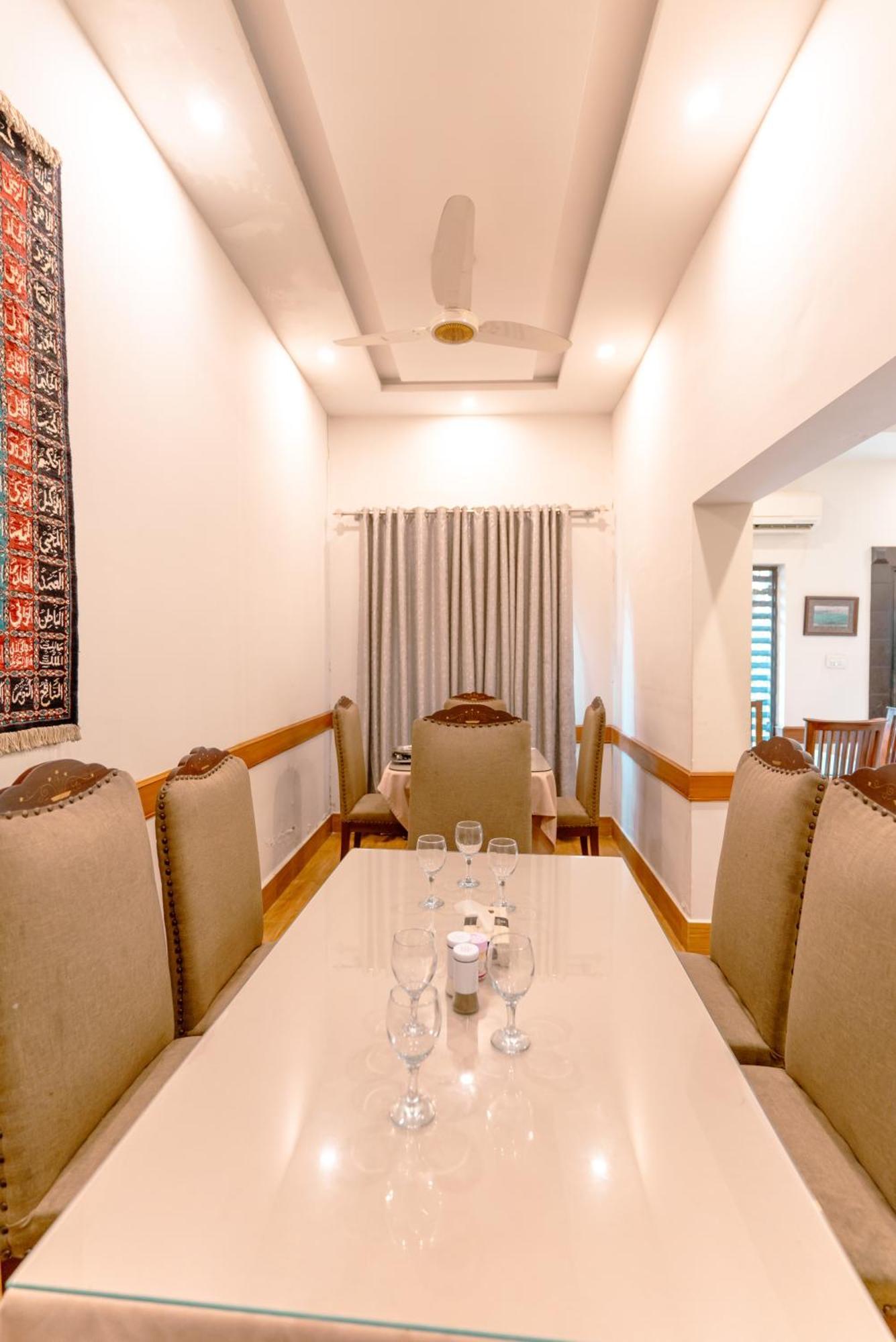 Vip House Peshawar Otel Dış mekan fotoğraf