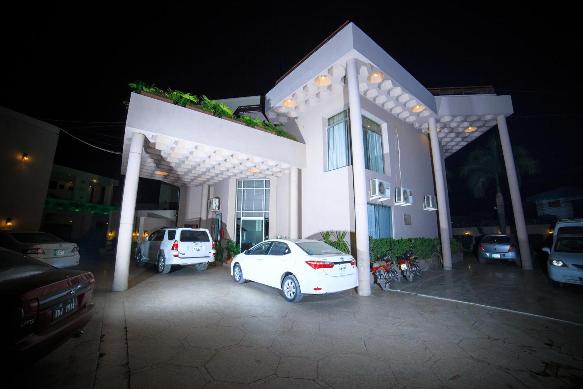 Vip House Peshawar Otel Dış mekan fotoğraf