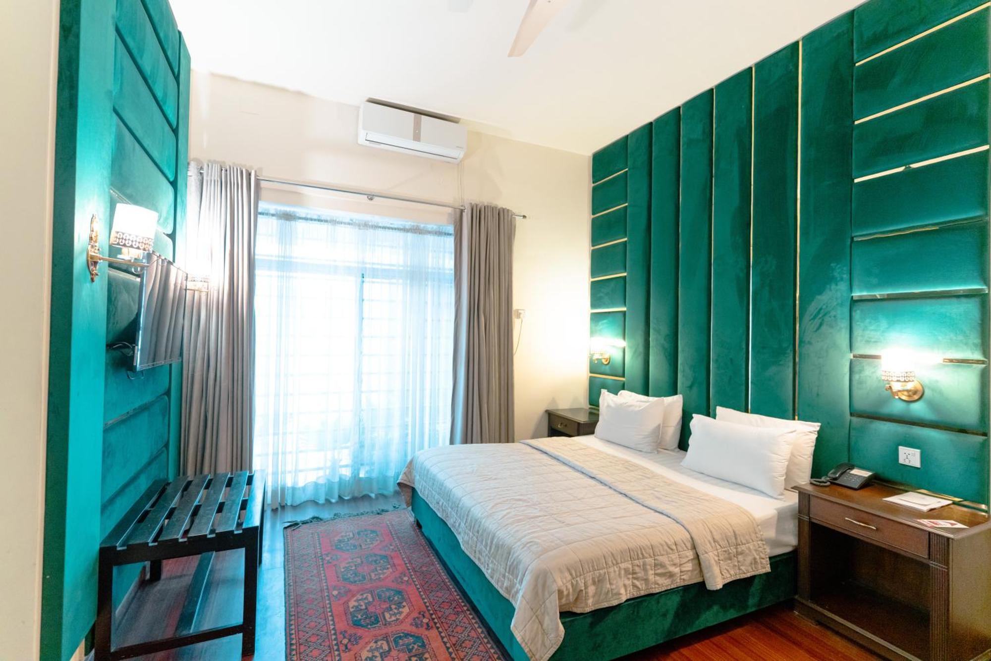 Vip House Peshawar Otel Dış mekan fotoğraf