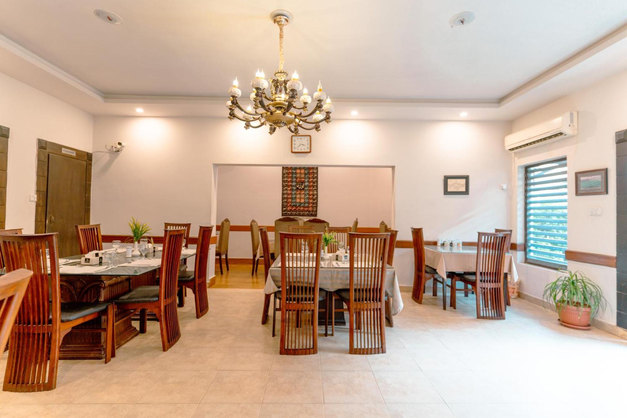 Vip House Peshawar Otel Dış mekan fotoğraf
